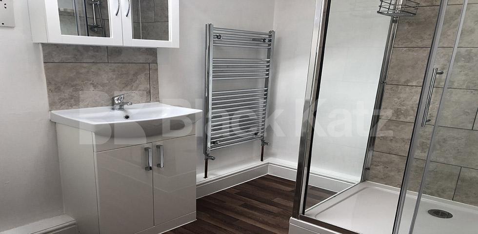 			LET , 2 Bedroom, 1 bath, 1 reception Apartment			 Cavendish Road , Clapham South 